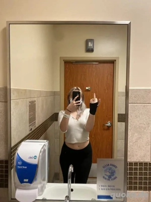 Hallo Süßer Mein Telgram:@Angi1290 Ich bin voller Hingabe und liebSex in allen Facetten. Erlebe ein 