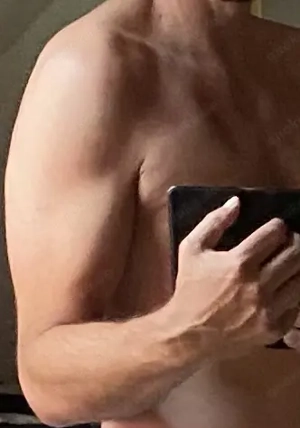 Sportlicher Er sucht dominante Frau