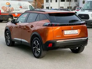 Peugeot 2008 Allure BlueHDi 130 EAT8 Bild 3