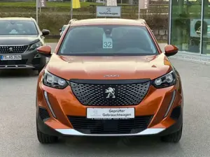 Peugeot 2008 Allure BlueHDi 130 EAT8 Bild 5