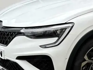 Renault Arkana TECHNO E-Tech Full Hybrid 145 Navi digitales Cockp Bild 5