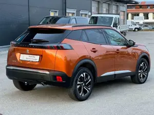 Peugeot 2008 Allure BlueHDi 130 EAT8 Bild 4