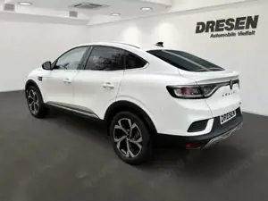 Renault Arkana TECHNO E-Tech Full Hybrid 145 Navi digitales Cockp Bild 4