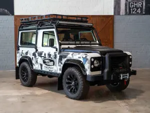 Land Rover Defender 90 Works V8 Trophy II