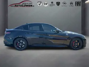 Alfa Romeo Giulia 2.9 V6 Bi-Turbo Quadrifoglio (EURO 6e) Bild 5