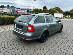 Skoda Octavia Combi 1.8 TSI DSG Elegance Bild 5
