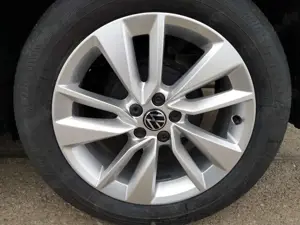 Volkswagen Taigo 1.0 TSI Life 17" AHK Sunset Kamera APP PDC Bild 3