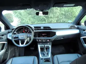 Audi Q3 Q3 40 TDI quattro S tronic S line Bild 3