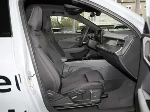 Audi Q3 SUV TFSI UPE 59.335,00 EUR 2x S LINE SHZ 3-ZONE... Bild 4