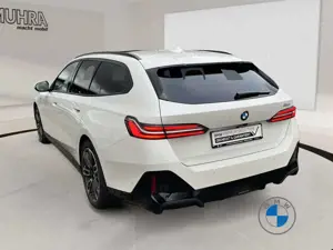 BMW 520 i Touring M Sport AHK Pano Memory Standhzg. HK Bild 4
