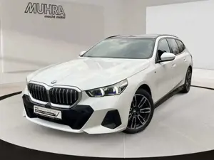 BMW 520 i Touring M Sport AHK Pano Memory Standhzg. HK Bild 2