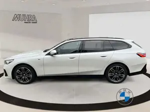 BMW 520 i Touring M Sport AHK Pano Memory Standhzg. HK Bild 3