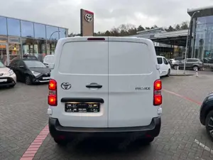 Toyota Proace 2,0-l-D-4D L1 Meister Bild 4