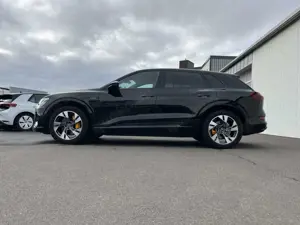 Audi e-tron 55 S-Line 220€ m.20% Anz. AHK 20 Zoll Optikp. Br Bild 2