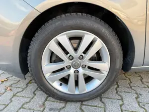 Opel Meriva B Style *AUTOM.*SITZH*KAMERA*4 REIFEN NEU Bild 3