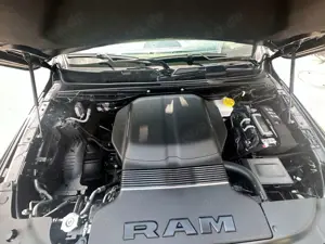 Dodge RAM NIGHT EDITION GT eTORQUE V8 BACK COVER 22"GT Bild 3