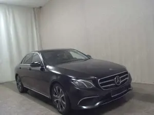 Mercedes-Benz E 300 d Avantgarde Navi Widescreen LED AHK RFK Bild 3