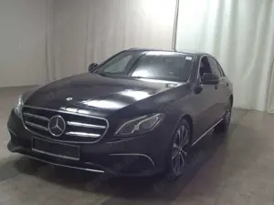 Mercedes-Benz E 300 d Avantgarde Navi Widescreen LED AHK RFK Bild 2