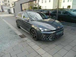 CUPRA Leon VZ 333 DSG 4D Matrix/Sennheiser/IntelligentDrive/