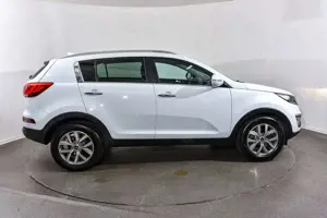 Kia Sportage 1.6 GDI 2WD ISG Dream-Team Edition Bild 4