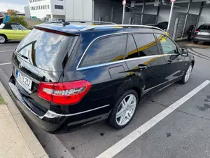 Mercedes-Benz E 200 E 200 CDI BlueEfficiency (212.205) Bild 2