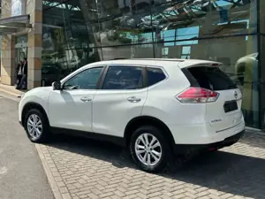 Nissan X-Trail 1.6dCi 360° Kam. PDC MFL Pano Navi DAB