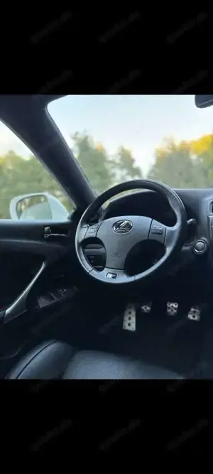 Lexus IS 220d F-Sport Bild 4