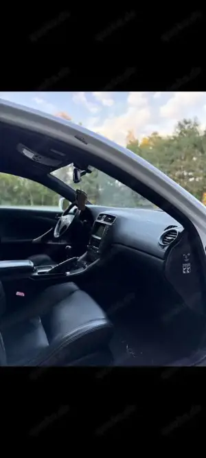 Lexus IS 220d F-Sport Bild 3