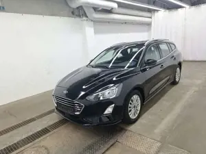 Ford Focus Turnier Titanium NAV LED TEMP APPLINK PDC WINTER