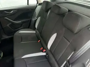 Skoda Kamiq 1.0 TSI 85kW Selection LED PDC SHZ AHK Bild 4