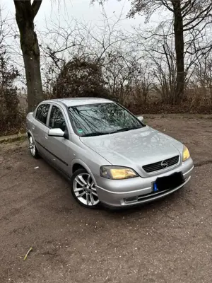 Opel Astra 1.6 / Alufelgen / TÜV 04/27