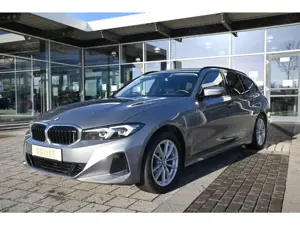 BMW 320 d xDrive Touring Navi LED SHz Apple CP Tempo