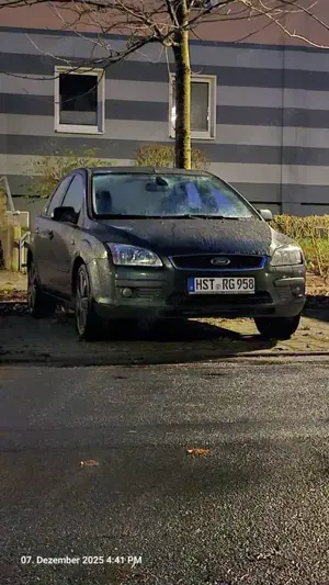 Ford Focus 1.6 Ti-VCT Ghia not Verkauf mit kuplungsschaden