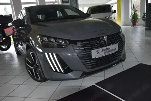 Peugeot 208 Hybrid 136 GT Bild 3