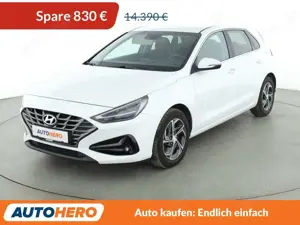Hyundai i30 1.5 Pure*SPUR*CAM*PDC*SHZ*KLIMA*TEMPO*