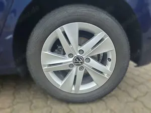 Volkswagen Golf VIII 1.5 TSI Life Navi Sprachbedienung DAB+ Bild 3