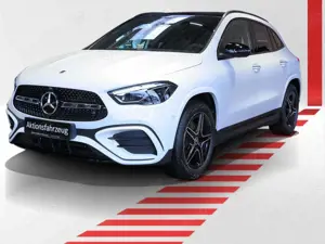 Mercedes-Benz GLA 200 AMG NIGHT PANO AHK DISTR KEYLESS MULTIBE