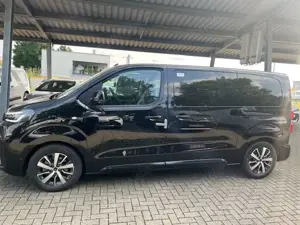 Toyota Proace Proace 2,2-l-D-4D L1 (7-Si.) Autm. Verso Lounge Bild 2