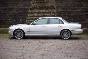 Jaguar XJR Top gepflegter XJR mit 3 Jahre Garantie Bild 2