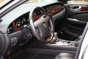 Jaguar XJR Top gepflegter XJR mit 3 Jahre Garantie Bild 5