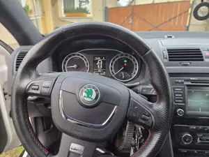 Skoda Octavia Combi 2.0 TDI DPF DSG RS Bild 5