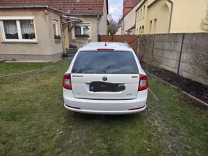 Skoda Octavia Combi 2.0 TDI DPF DSG RS Bild 3