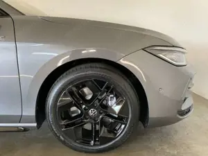 Volkswagen Passat R-Line 2.0 TDI DSG 4motion PANO+AHK Bild 4