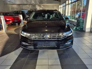 Volkswagen Passat Variant 2.0 TDI R-LINE*DSG*AHK*NAVI*LED*KAMERA Bild 3