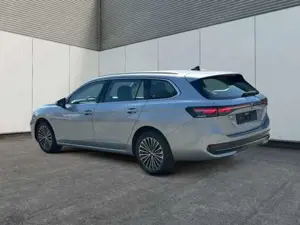 Volkswagen Passat Variant Elegance DSG+AHK+NAVI+MATRIX+M... Bild 2