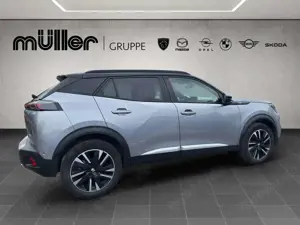 Peugeot 2008 GT PUTE155 EAT8 GT Pack Bild 2