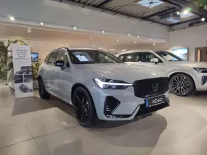 Volvo XC60 Plus Black Edition B5 AWD LFW NAVI RFK360° ACC AHK Bild 4