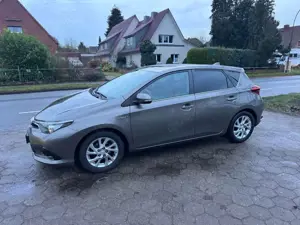 Toyota Auris Hybrid Limo*Kamera+Alu+SHZ+Klimaaut*