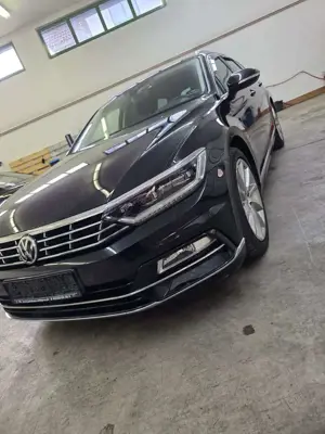 Volkswagen Passat Variant R-Line Bild 2