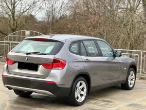BMW X1 xDrive20d Scheckheftgepflegt Bild 5
